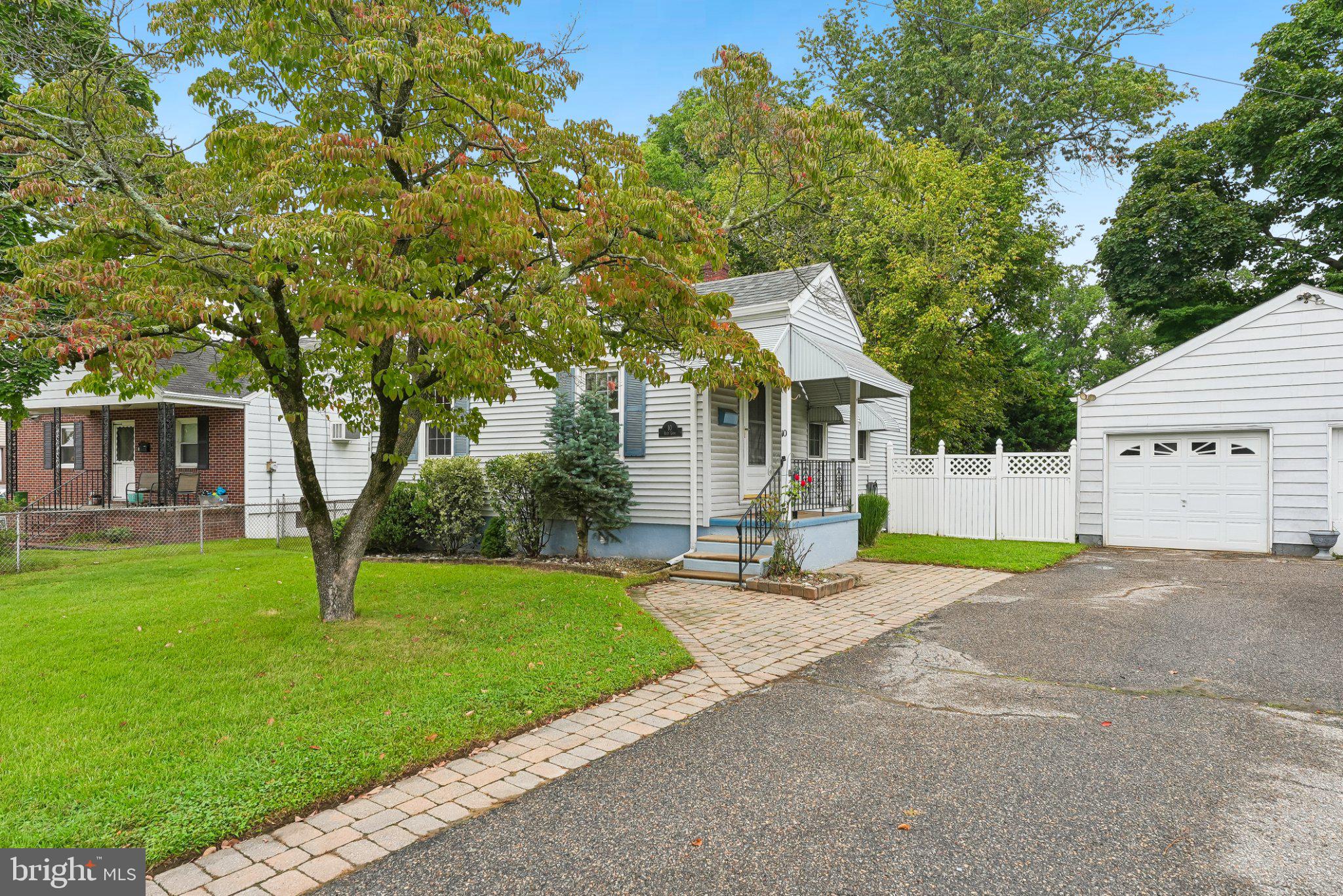 10 ROSE LANE