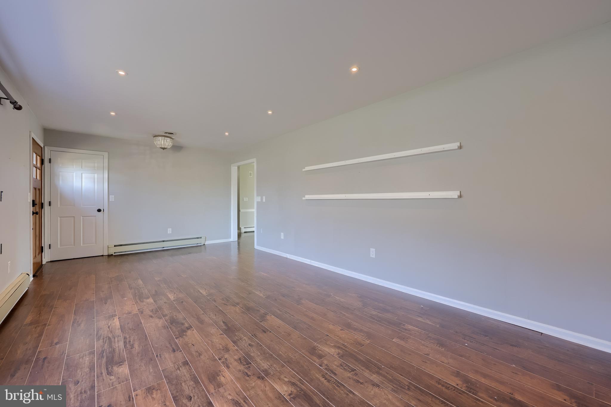 LAUREL WOODS - Residential