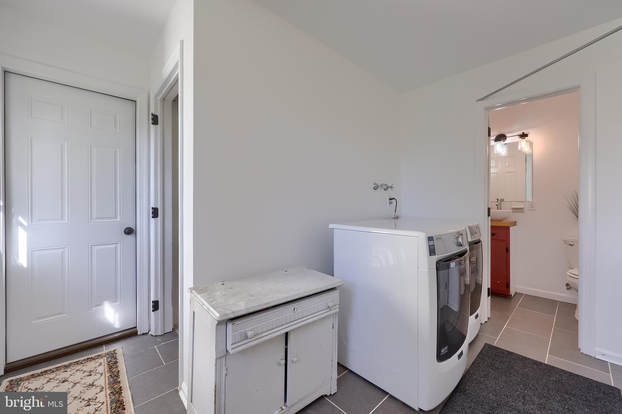 LAUREL WOODS - Residential