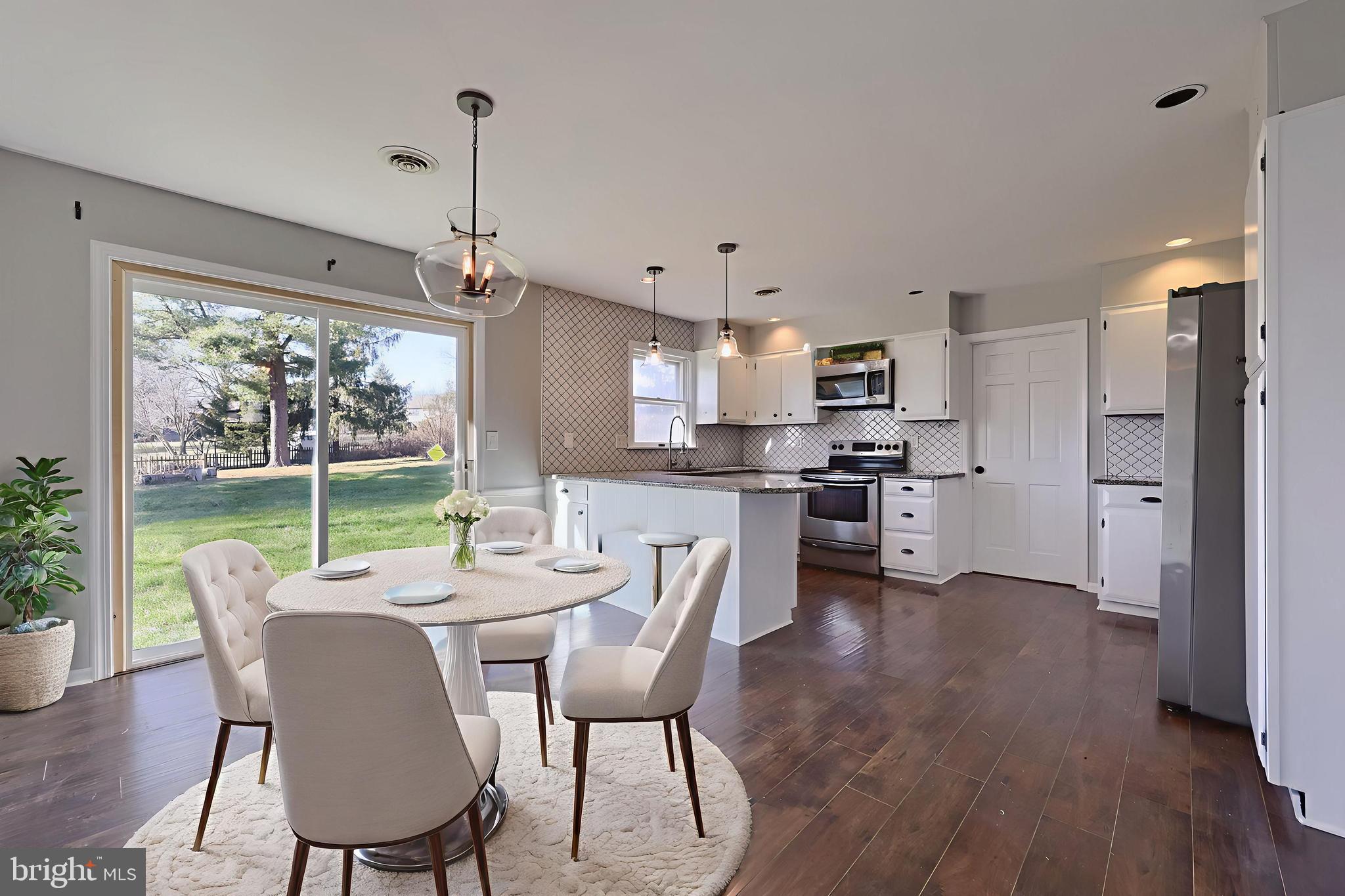 LAUREL WOODS - Residential