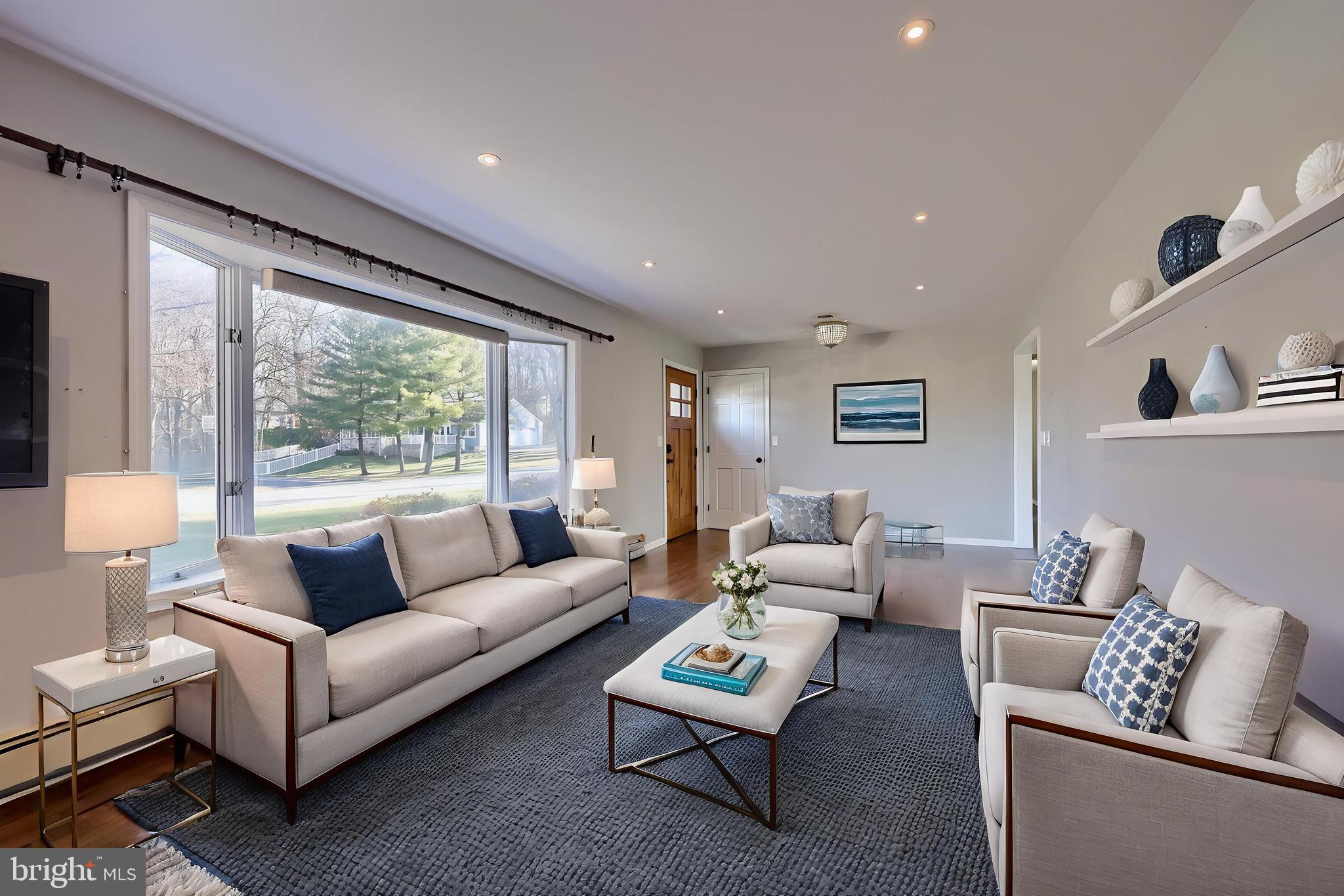 LAUREL WOODS - Residential