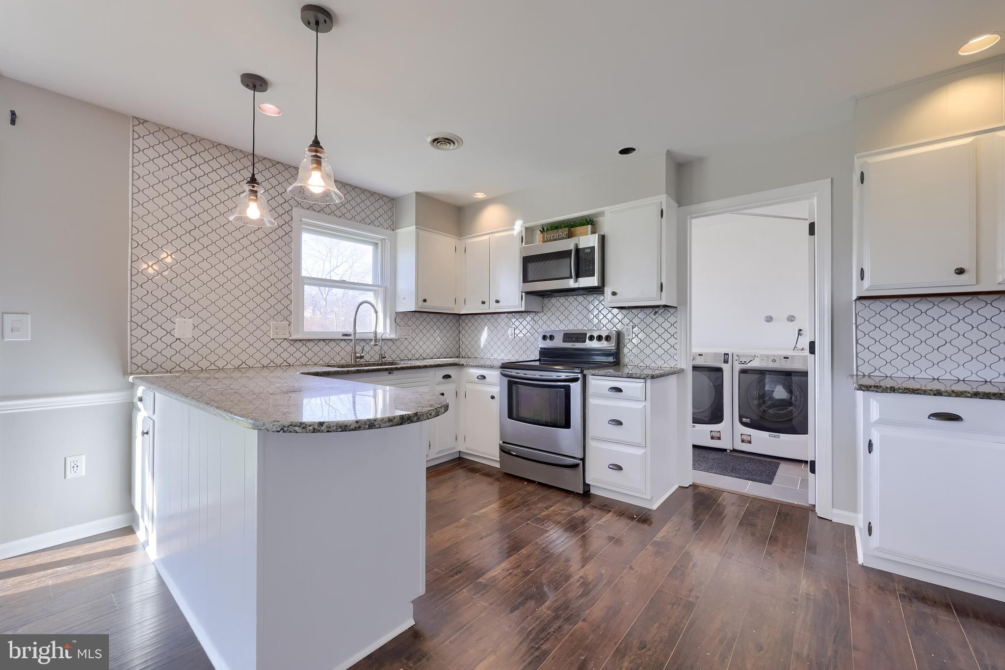 LAUREL WOODS - Residential