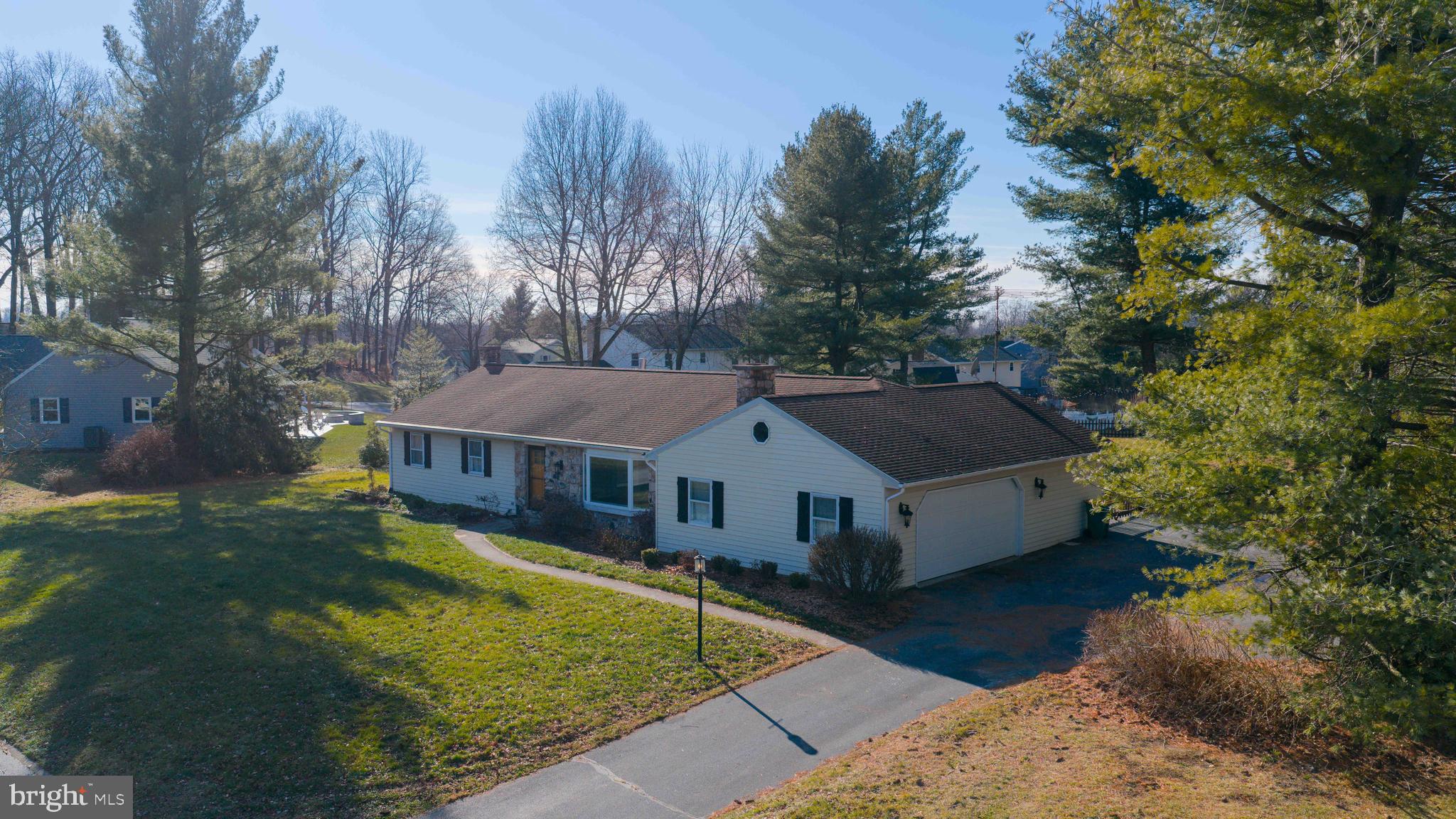 LAUREL WOODS - Residential