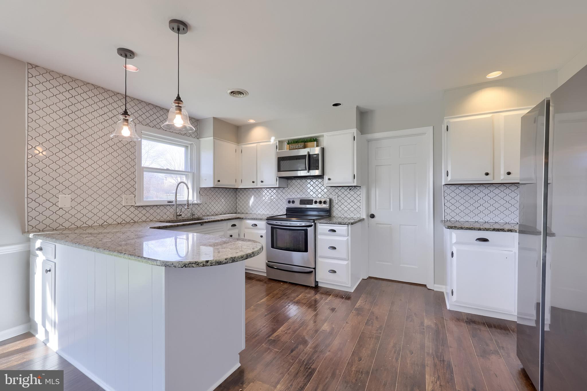 LAUREL WOODS - Residential