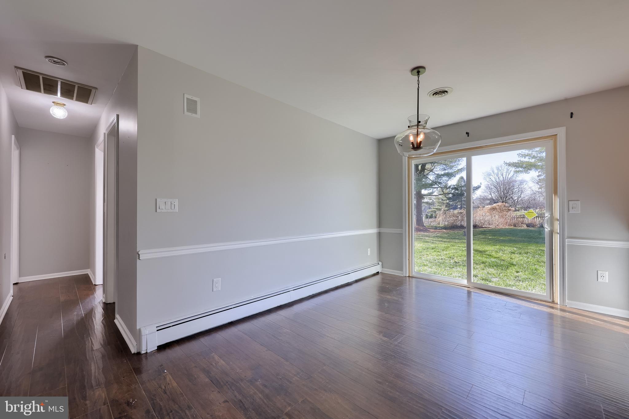 LAUREL WOODS - Residential