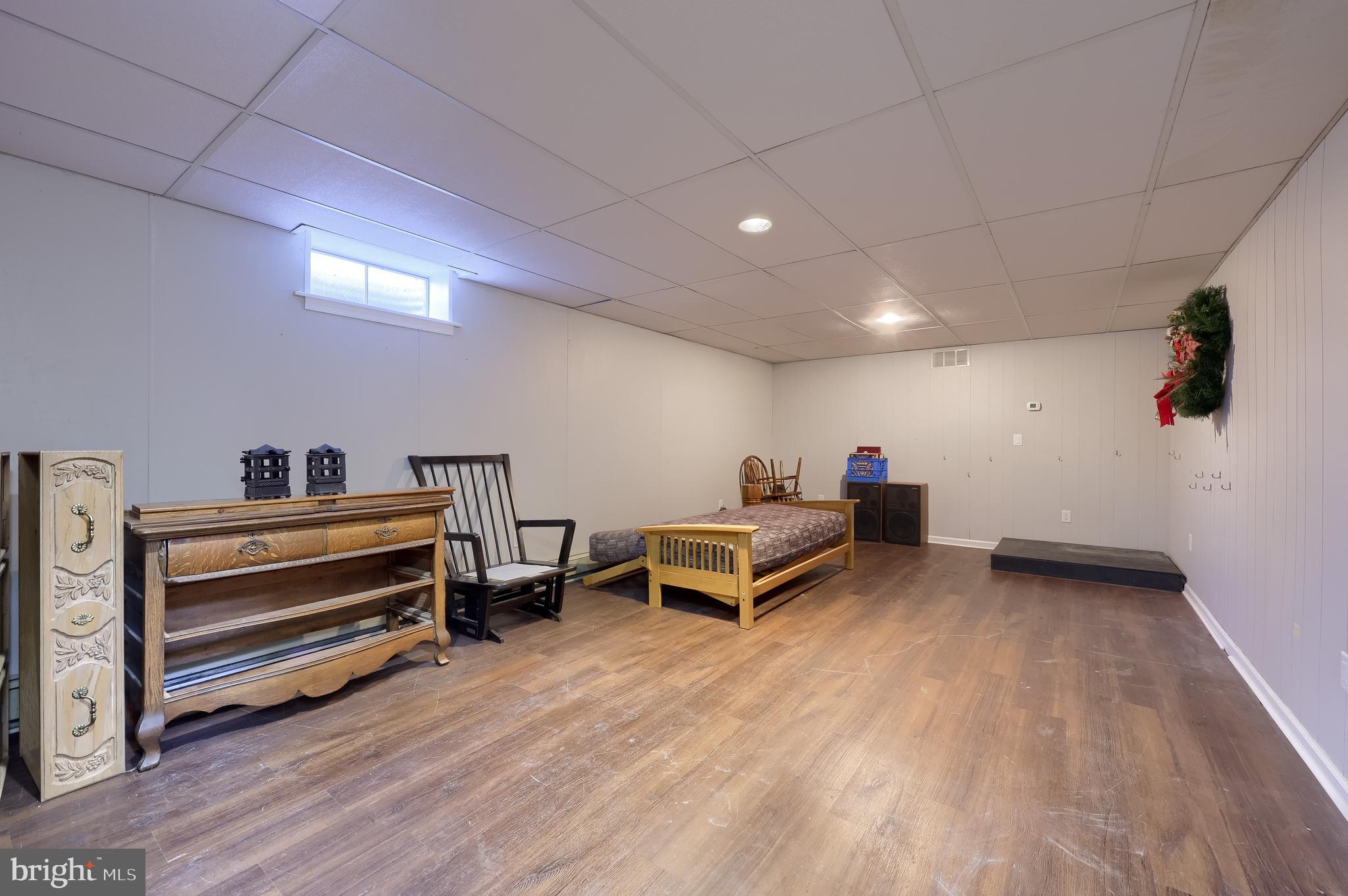 LAUREL WOODS - Residential