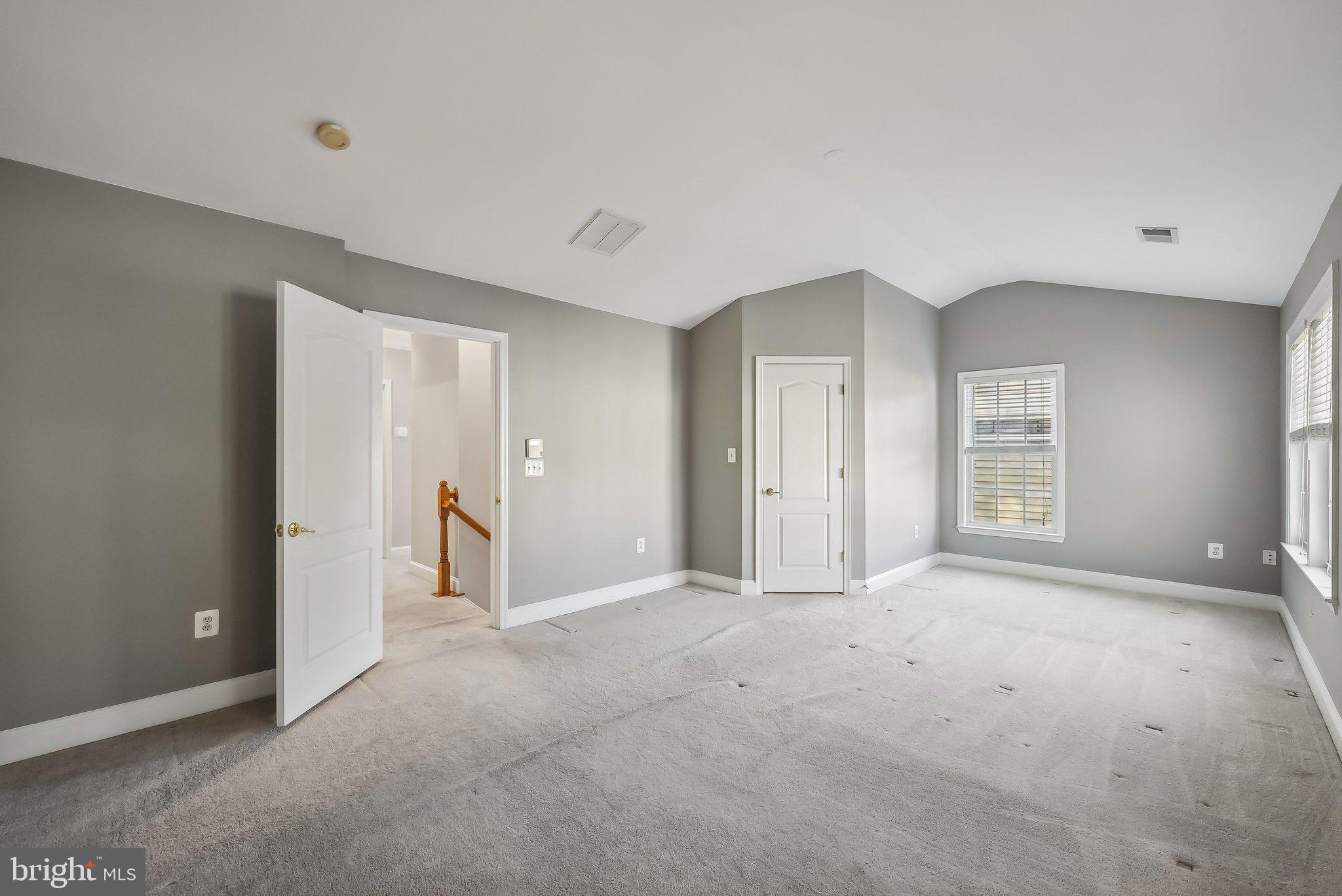 FAIRFAX CENTER - Residential