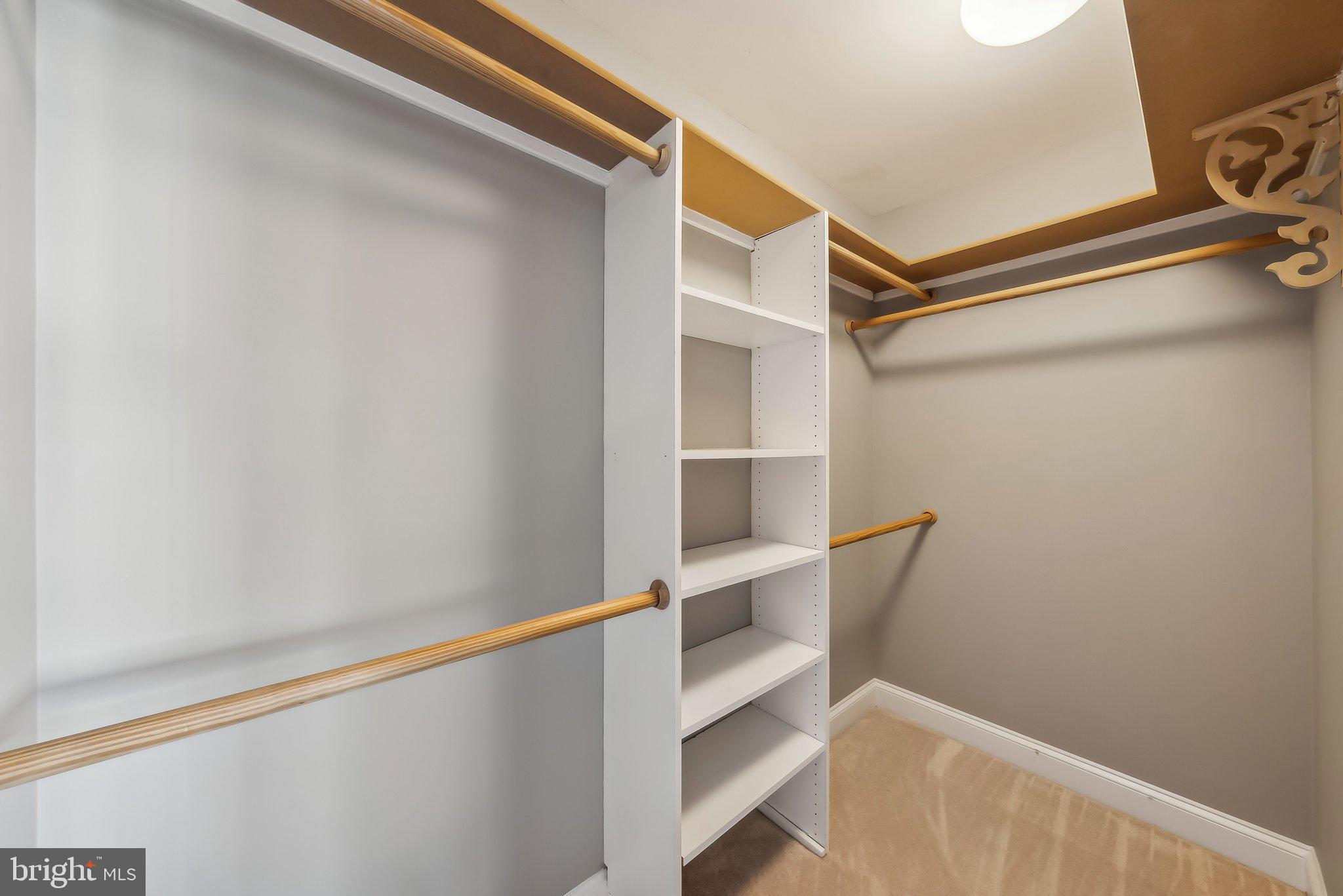 FAIRFAX CENTER - Residential