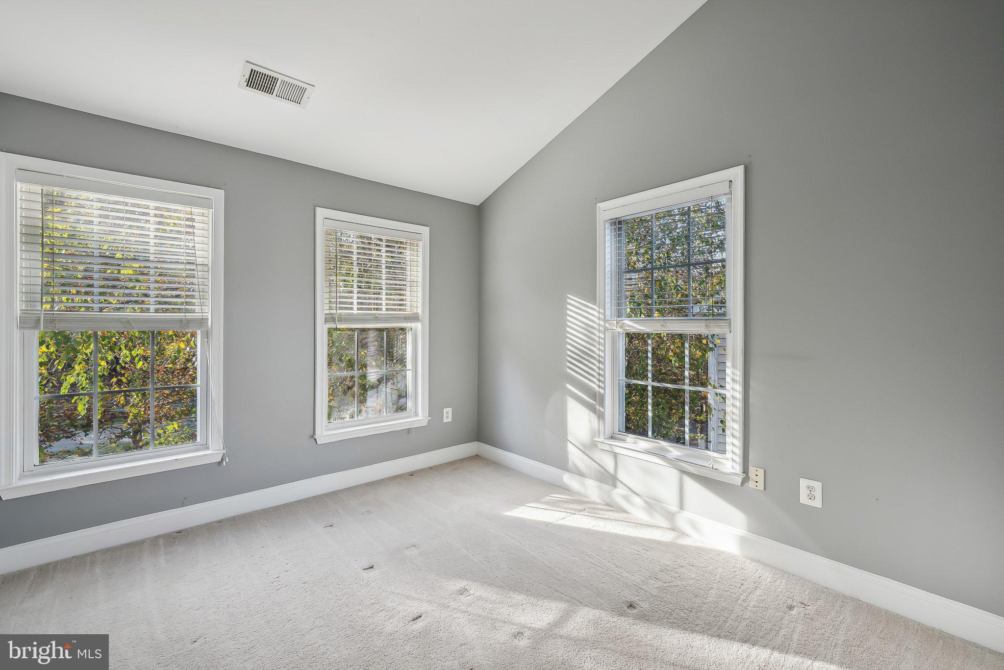 FAIRFAX CENTER - Residential