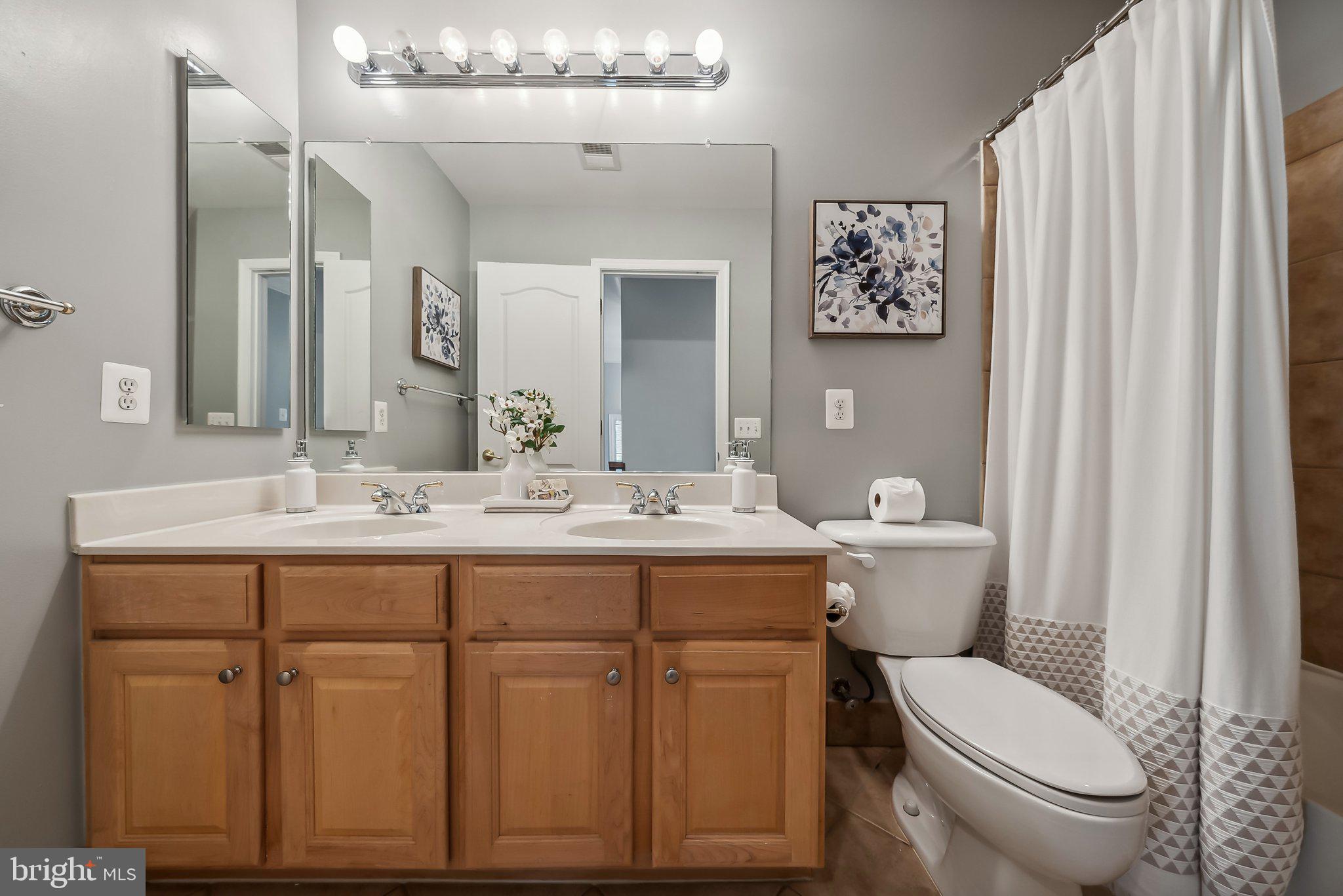 FAIRFAX CENTER - Residential