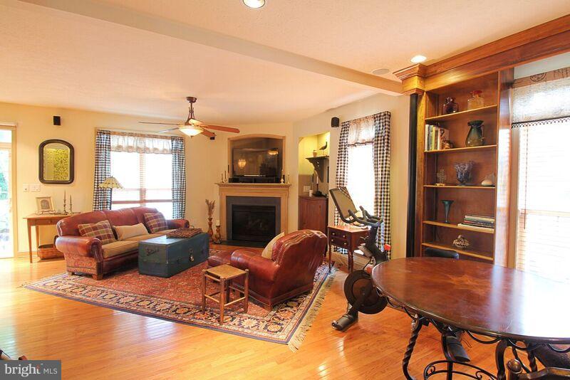 LADYSMITH VILLAGE - Residential