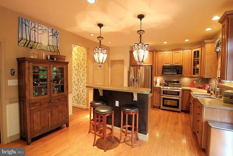 LADYSMITH VILLAGE - Residential