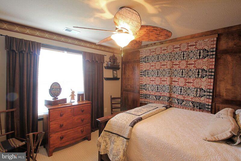 LADYSMITH VILLAGE - Residential