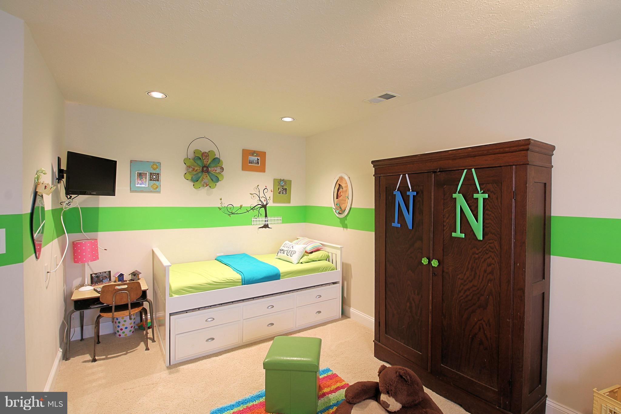 LADYSMITH VILLAGE - Residential