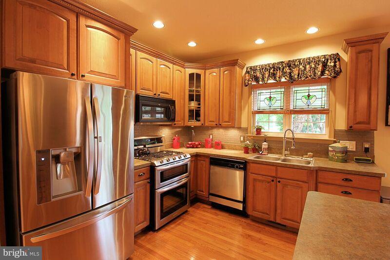 LADYSMITH VILLAGE - Residential