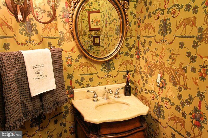 LADYSMITH VILLAGE - Residential