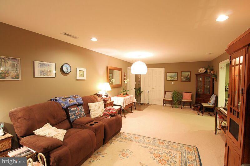 LADYSMITH VILLAGE - Residential