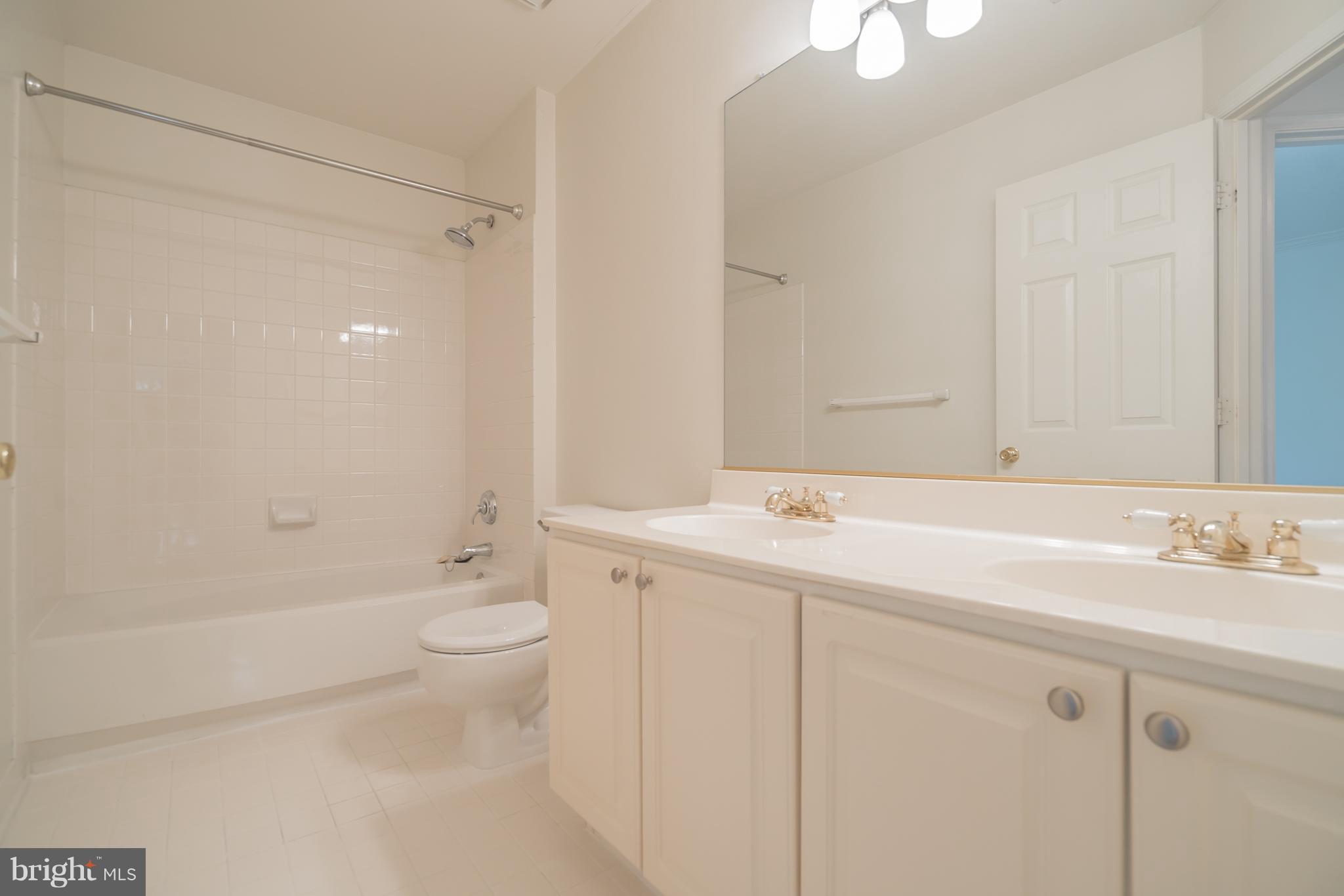 POTOMAC LAKES - Residential