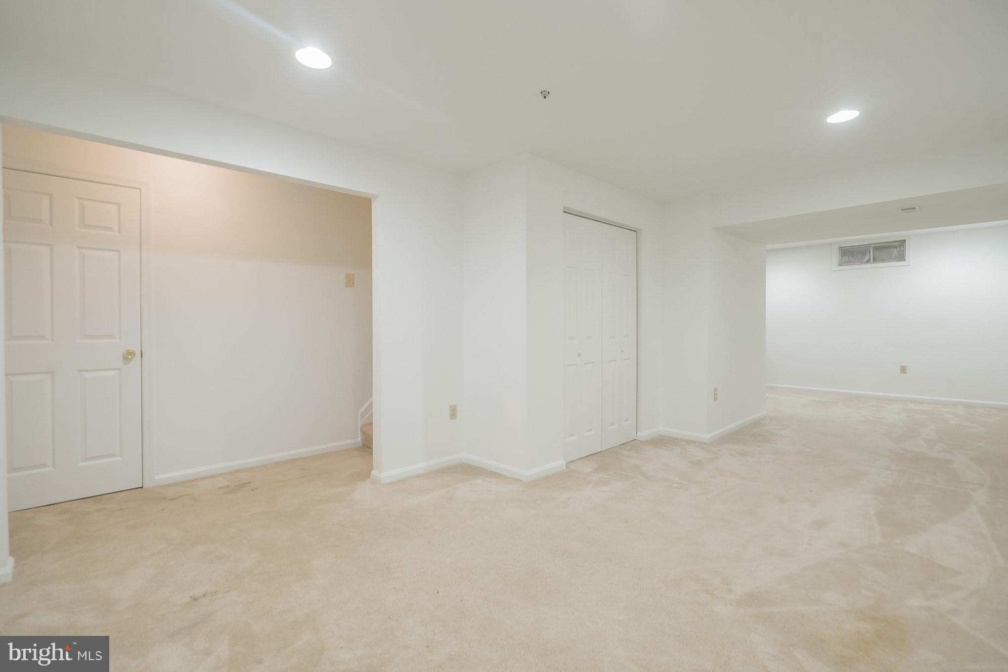 POTOMAC LAKES - Residential