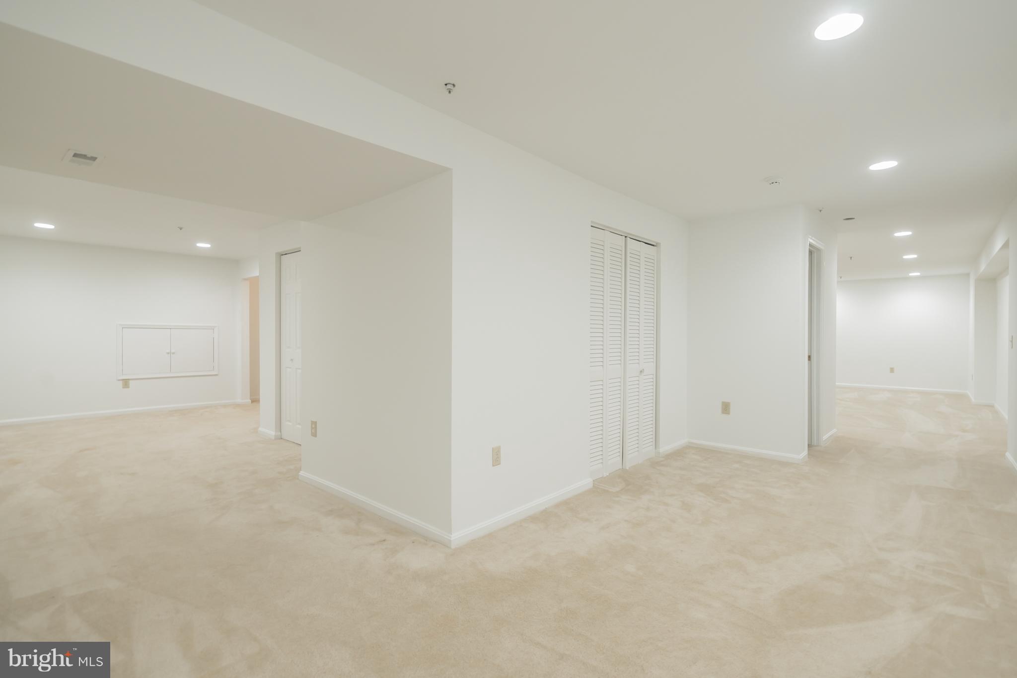 POTOMAC LAKES - Residential