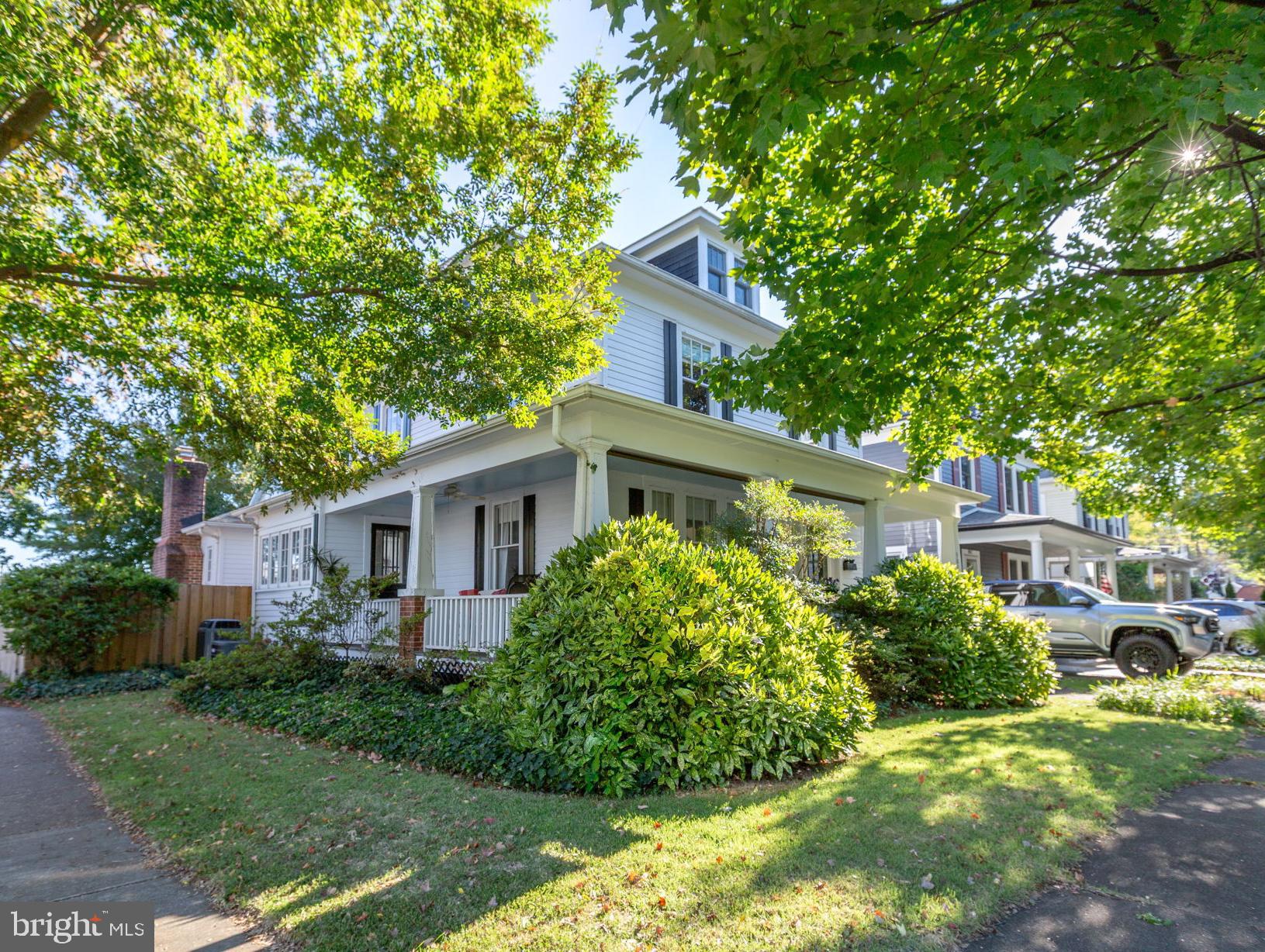 900 WOLFE STREET