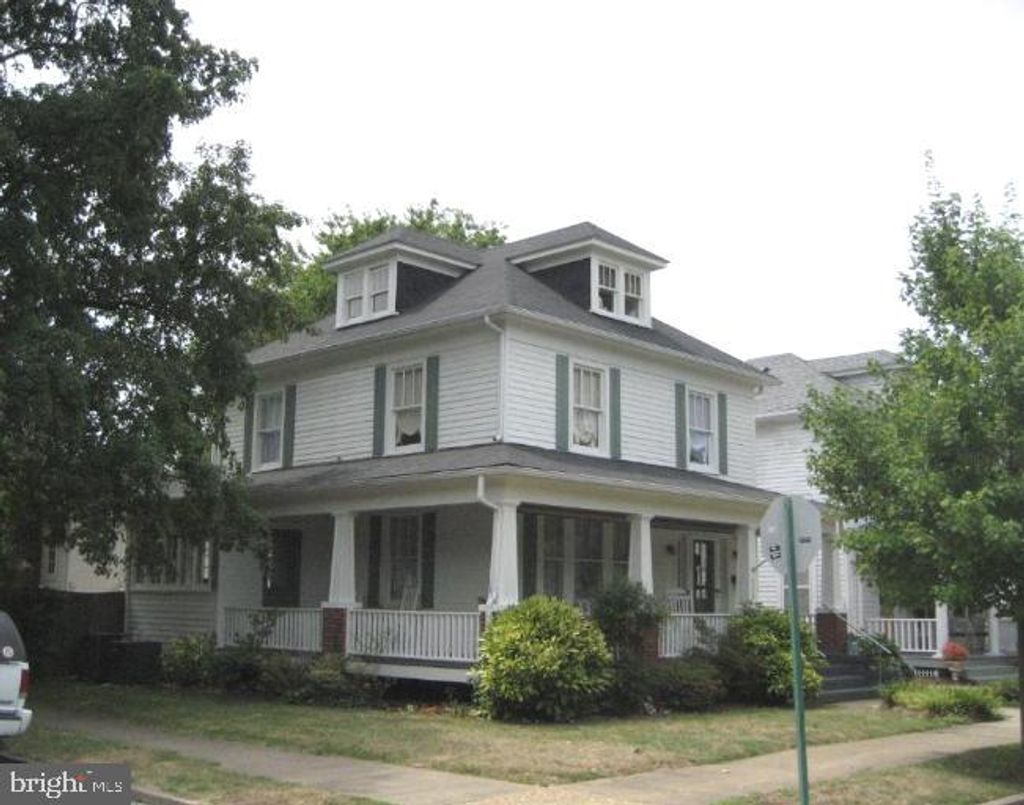 Photo of 900 Wolfe Street, FREDERICKSBURG, VA 22401 (MLS # VAFB2009096)