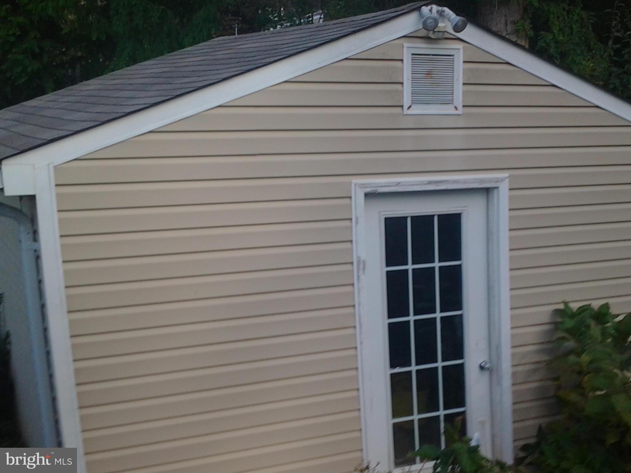 SHERWOOD FOREST MANOR - Residential