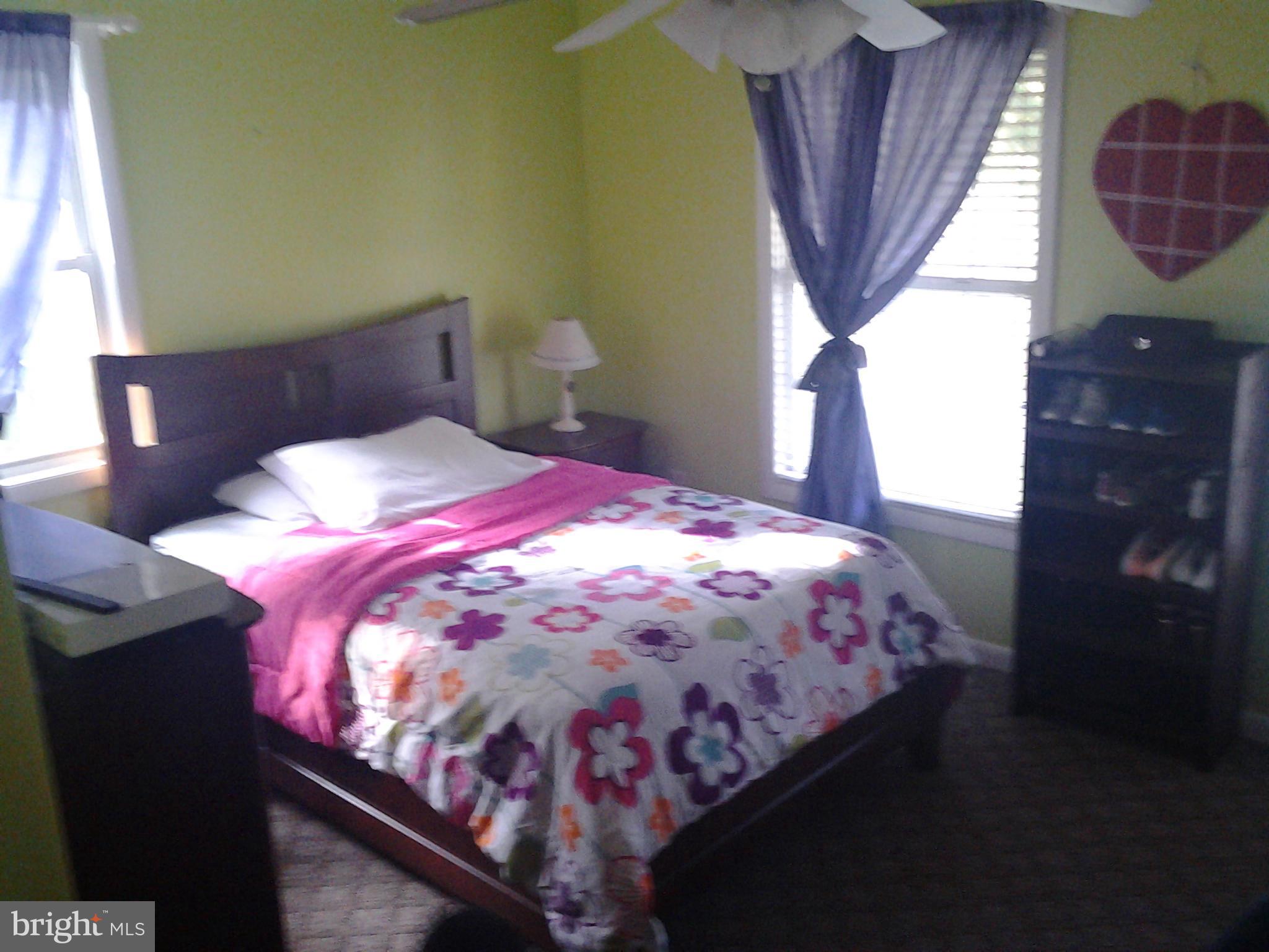 SHERWOOD FOREST MANOR - Residential