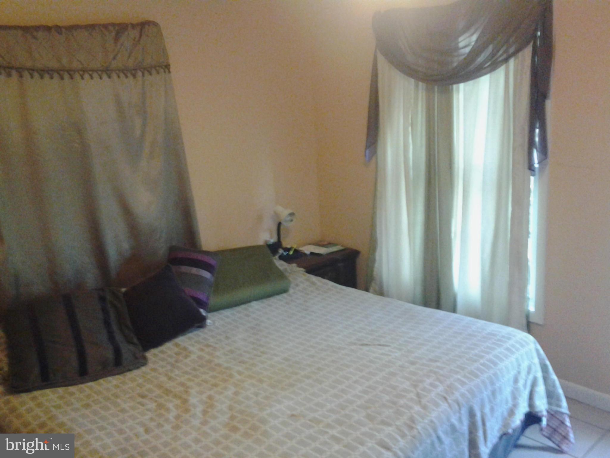 SHERWOOD FOREST MANOR - Residential