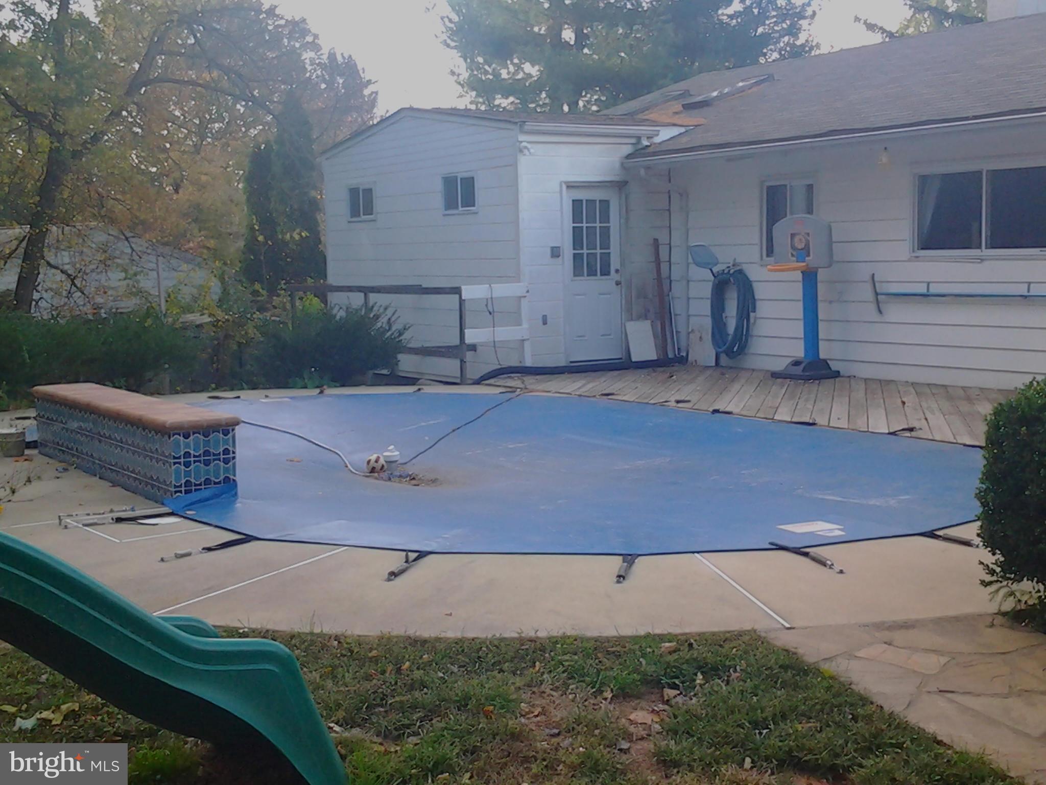 SHERWOOD FOREST MANOR - Residential