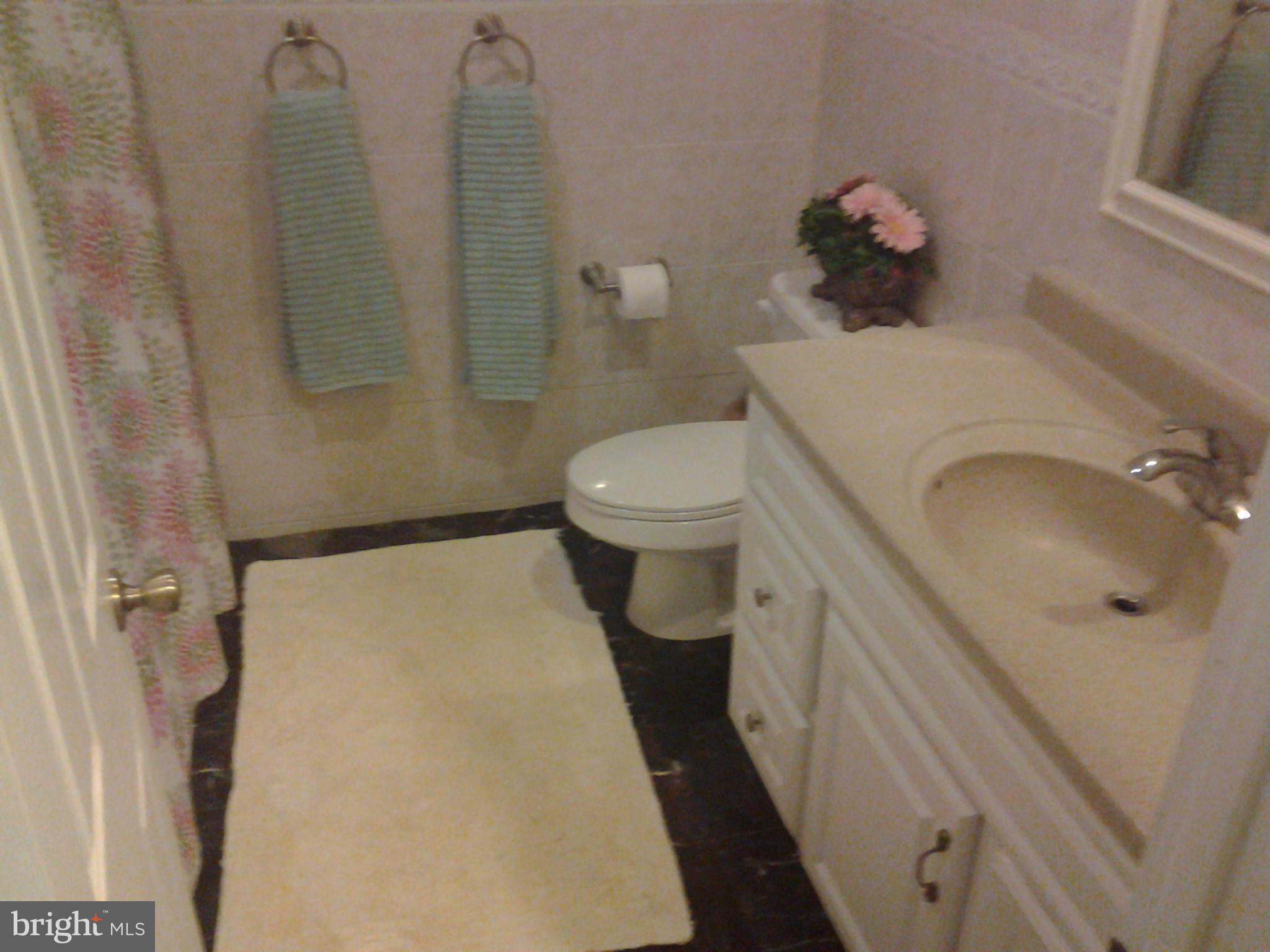 SHERWOOD FOREST MANOR - Residential