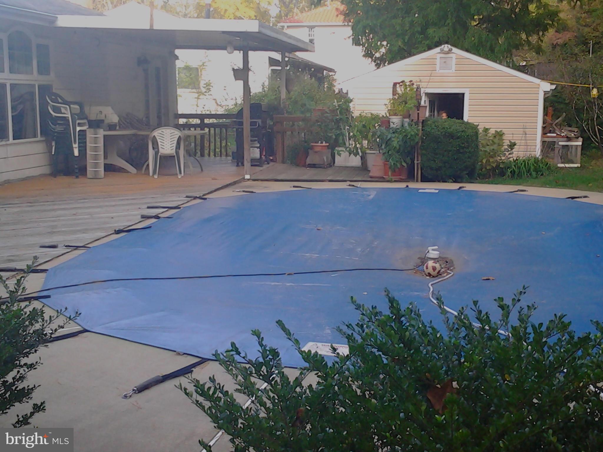 SHERWOOD FOREST MANOR - Residential