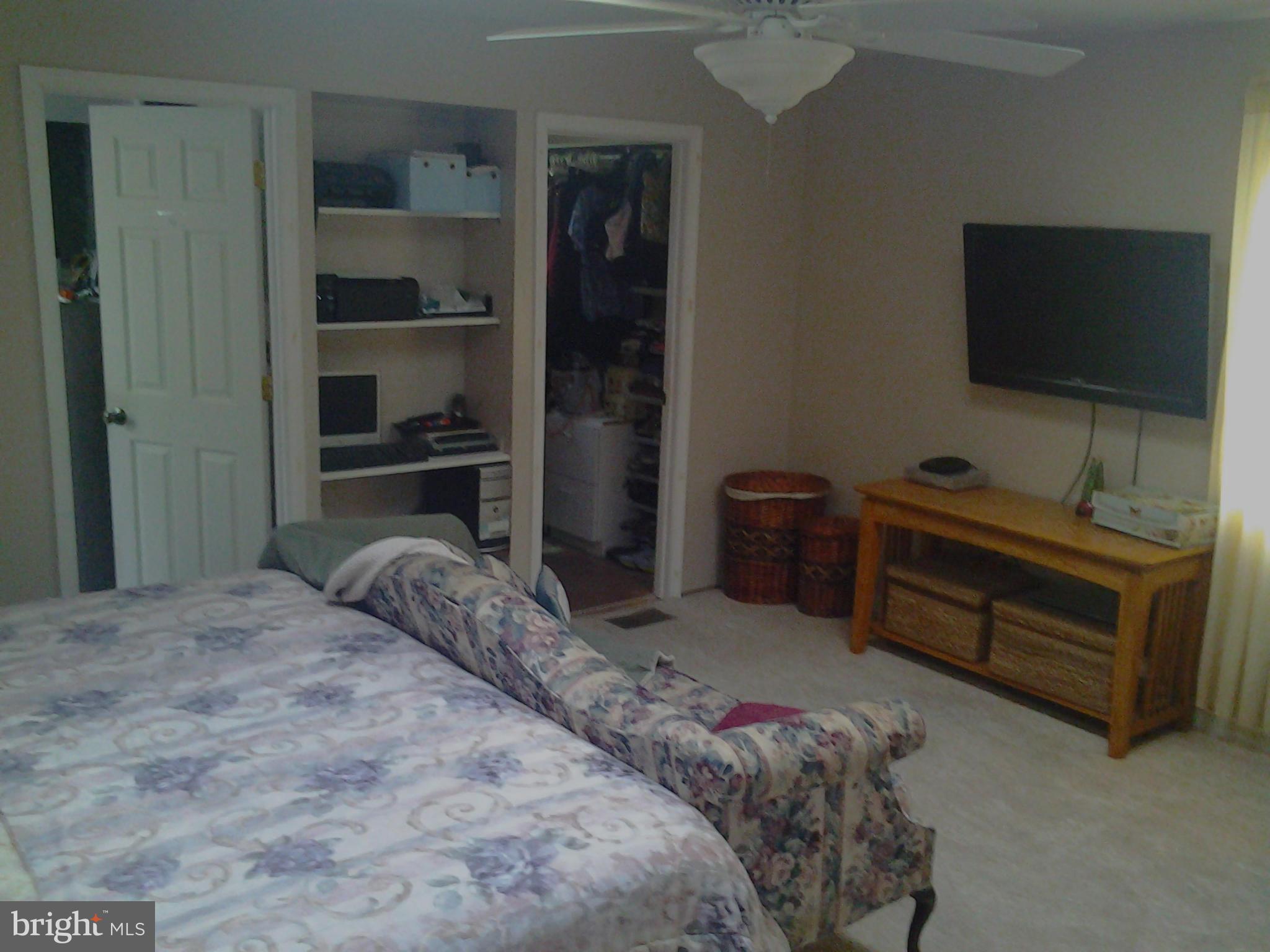 SHERWOOD FOREST MANOR - Residential