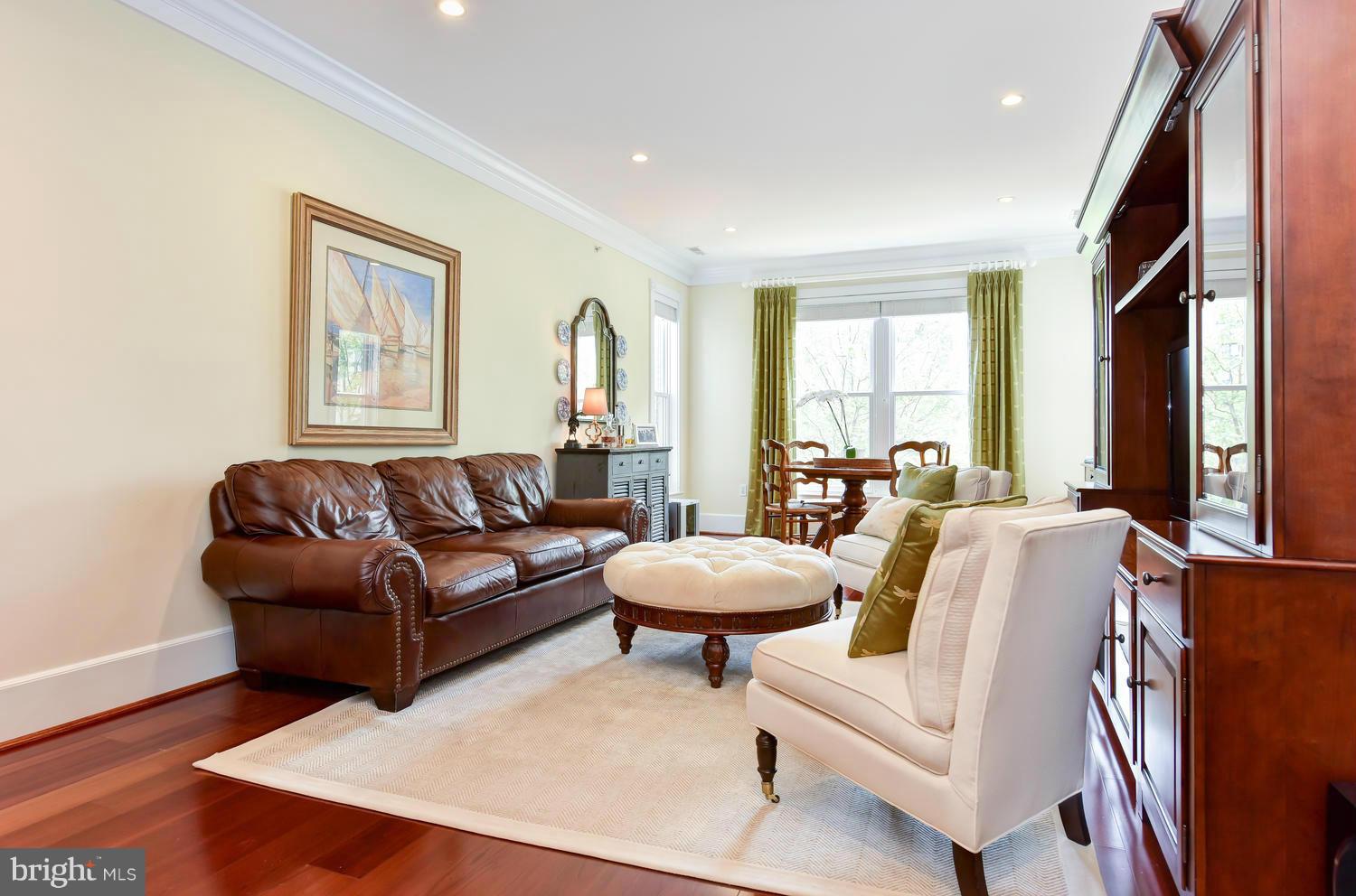 900 NORTH WASHINGTON STREET CONDOMINIUMS - Residential