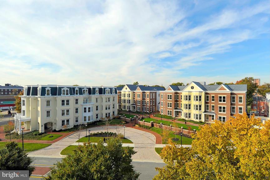 900 NORTH WASHINGTON STREET CONDOMINIUMS - Residential