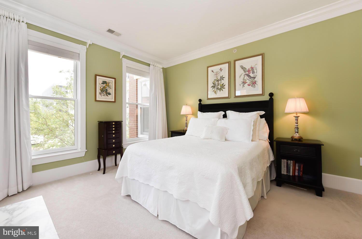 900 NORTH WASHINGTON STREET CONDOMINIUMS - Residential