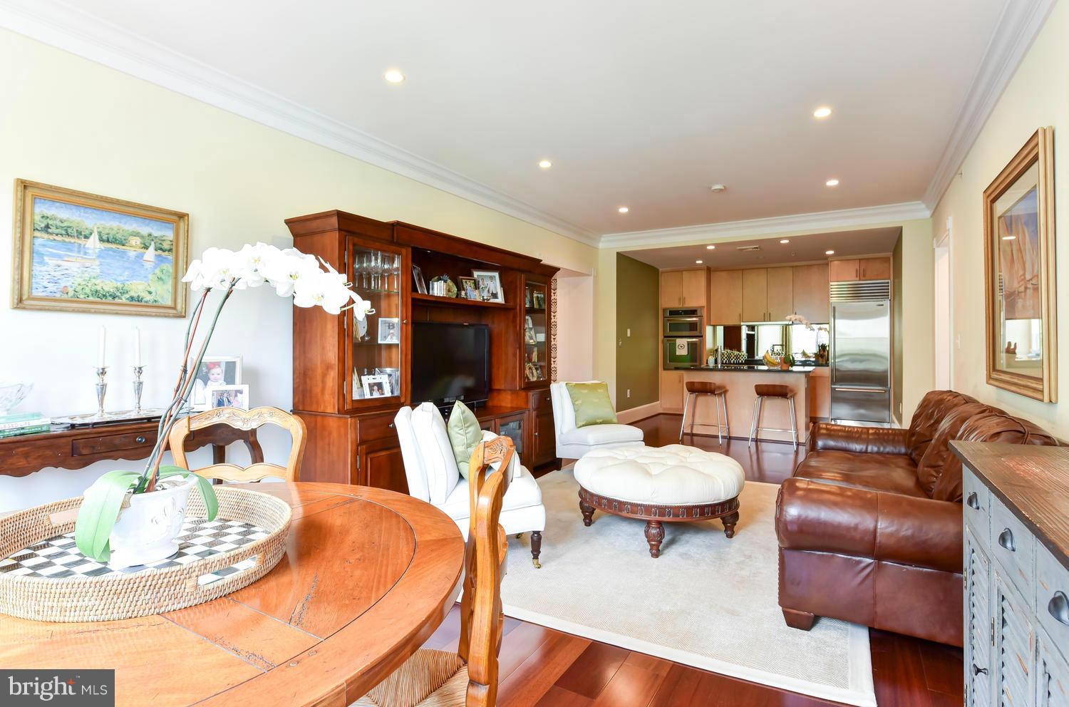 900 NORTH WASHINGTON STREET CONDOMINIUMS - Residential