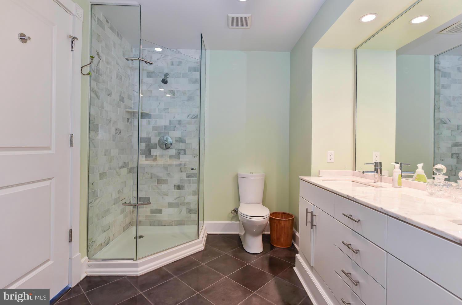 900 NORTH WASHINGTON STREET CONDOMINIUMS - Residential