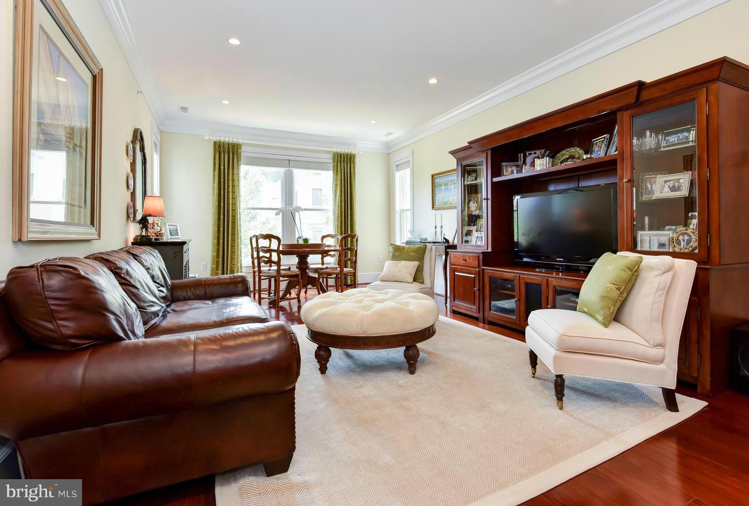 900 NORTH WASHINGTON STREET CONDOMINIUMS - Residential