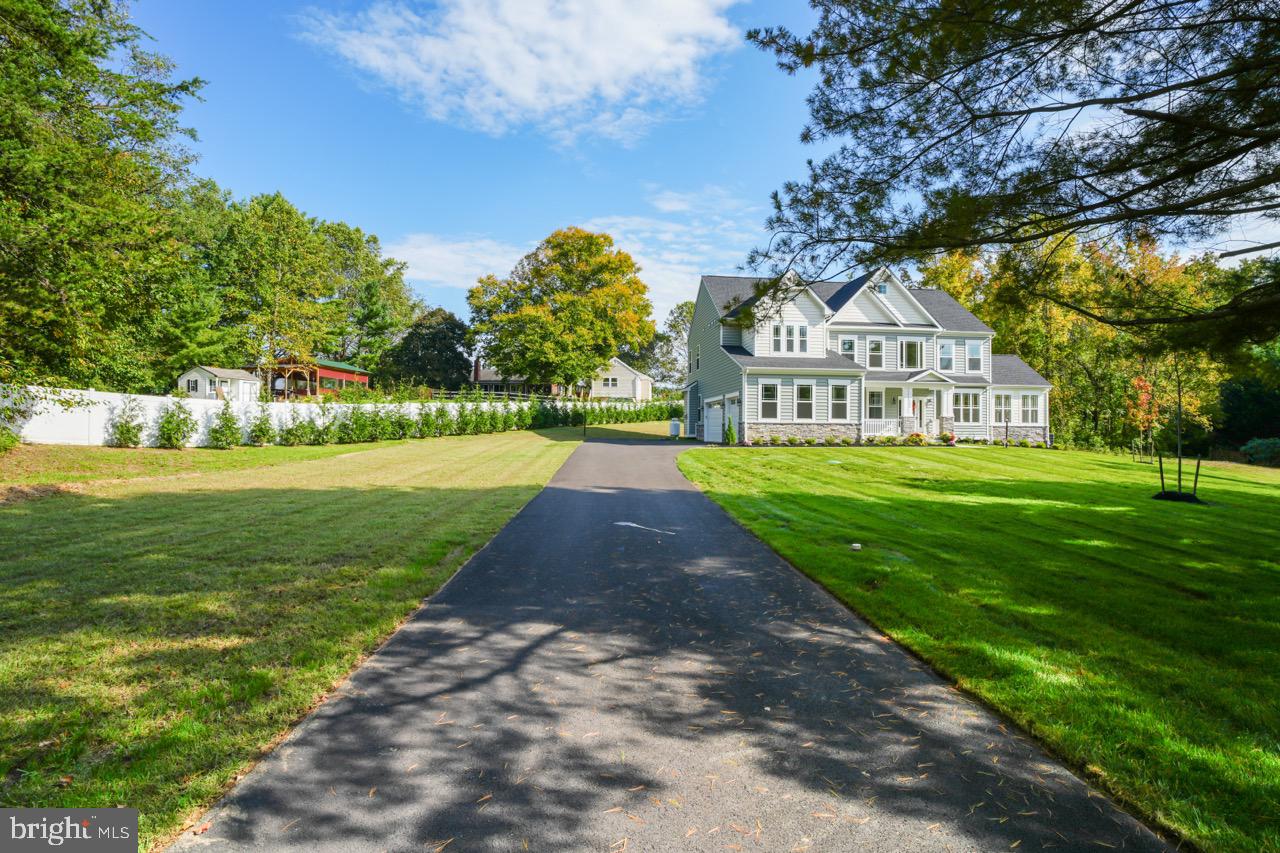 1907 MACKIEBETH COURT