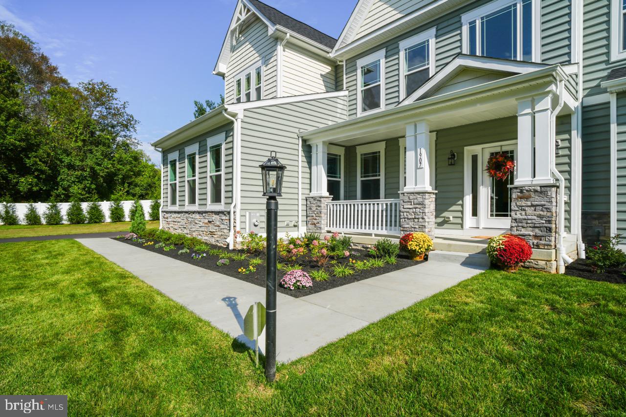 1907 MACKIEBETH COURT