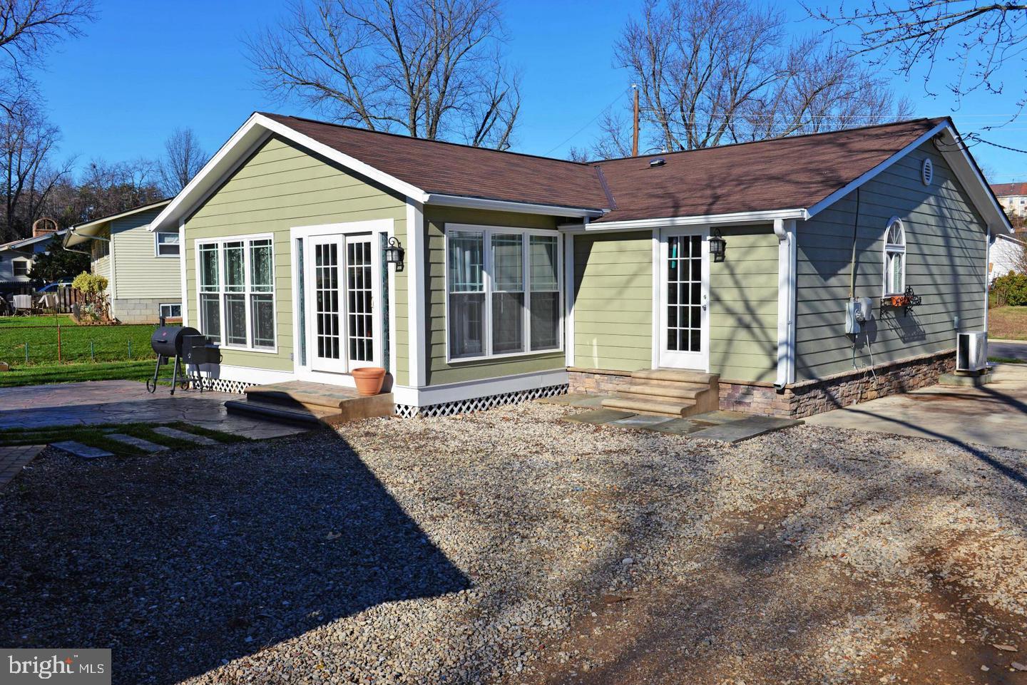 905 BURKE DRIVE
