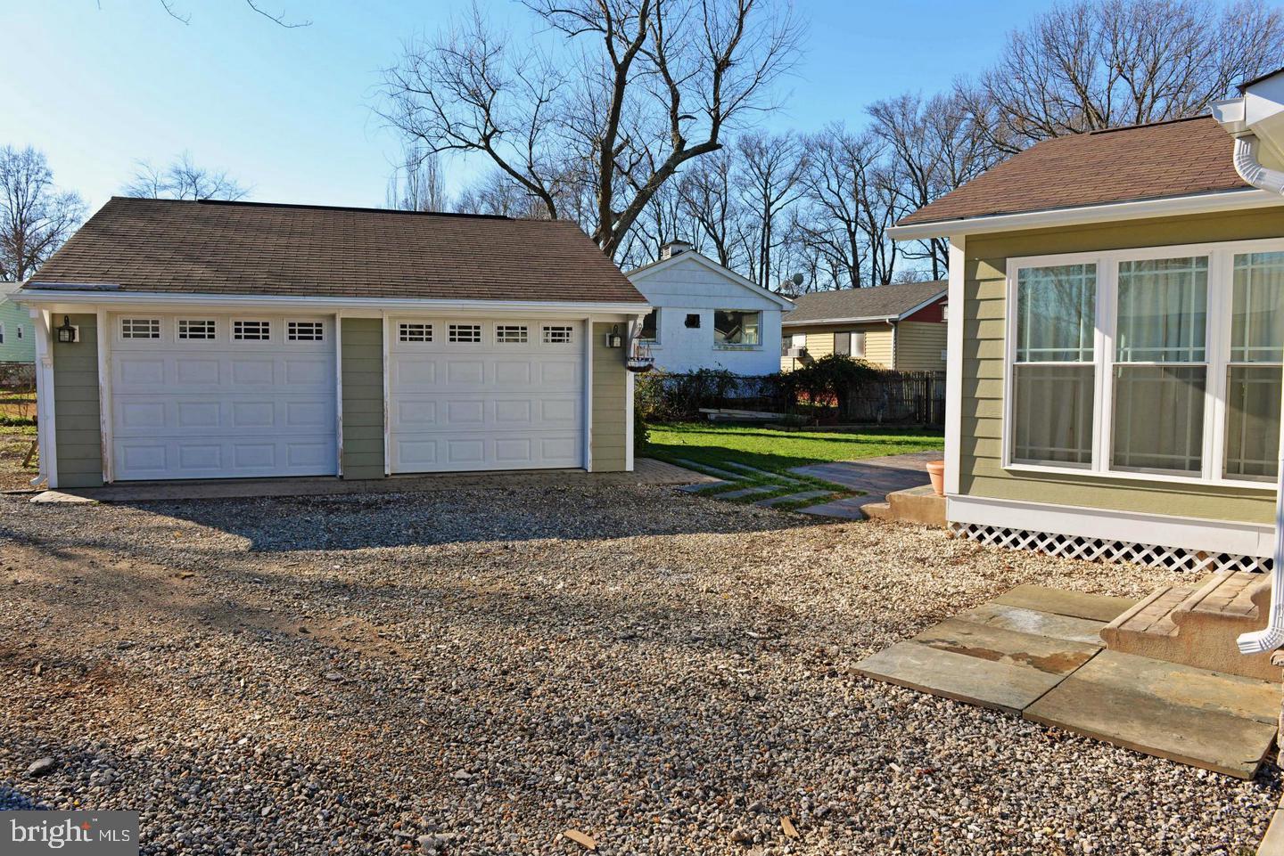905 BURKE DRIVE