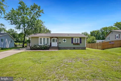 905 Burke Drive, Woodbridge, VA MLS: VAPW2094038
