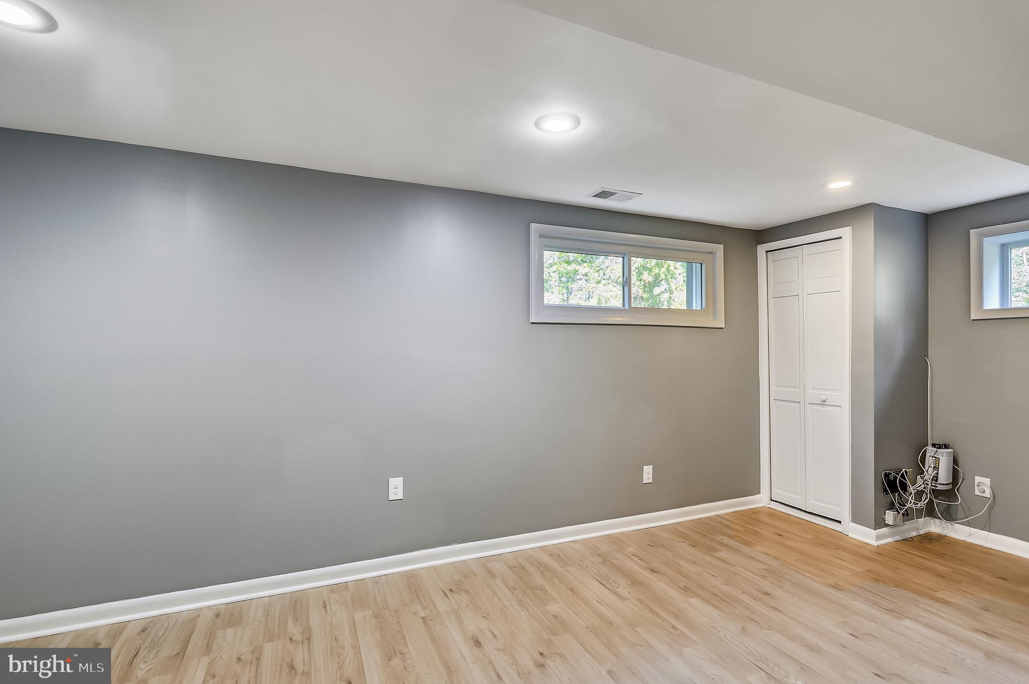 CLINTON - Residential