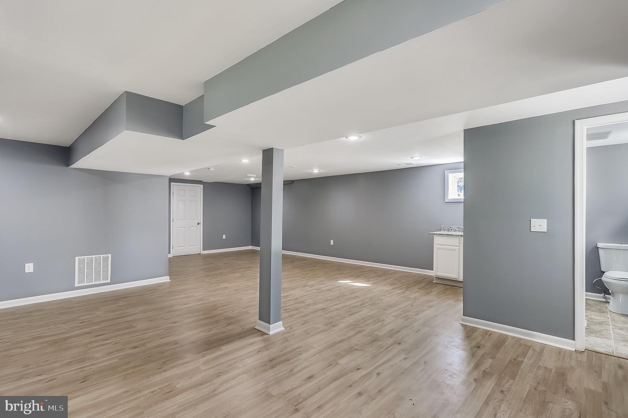 CLINTON - Residential