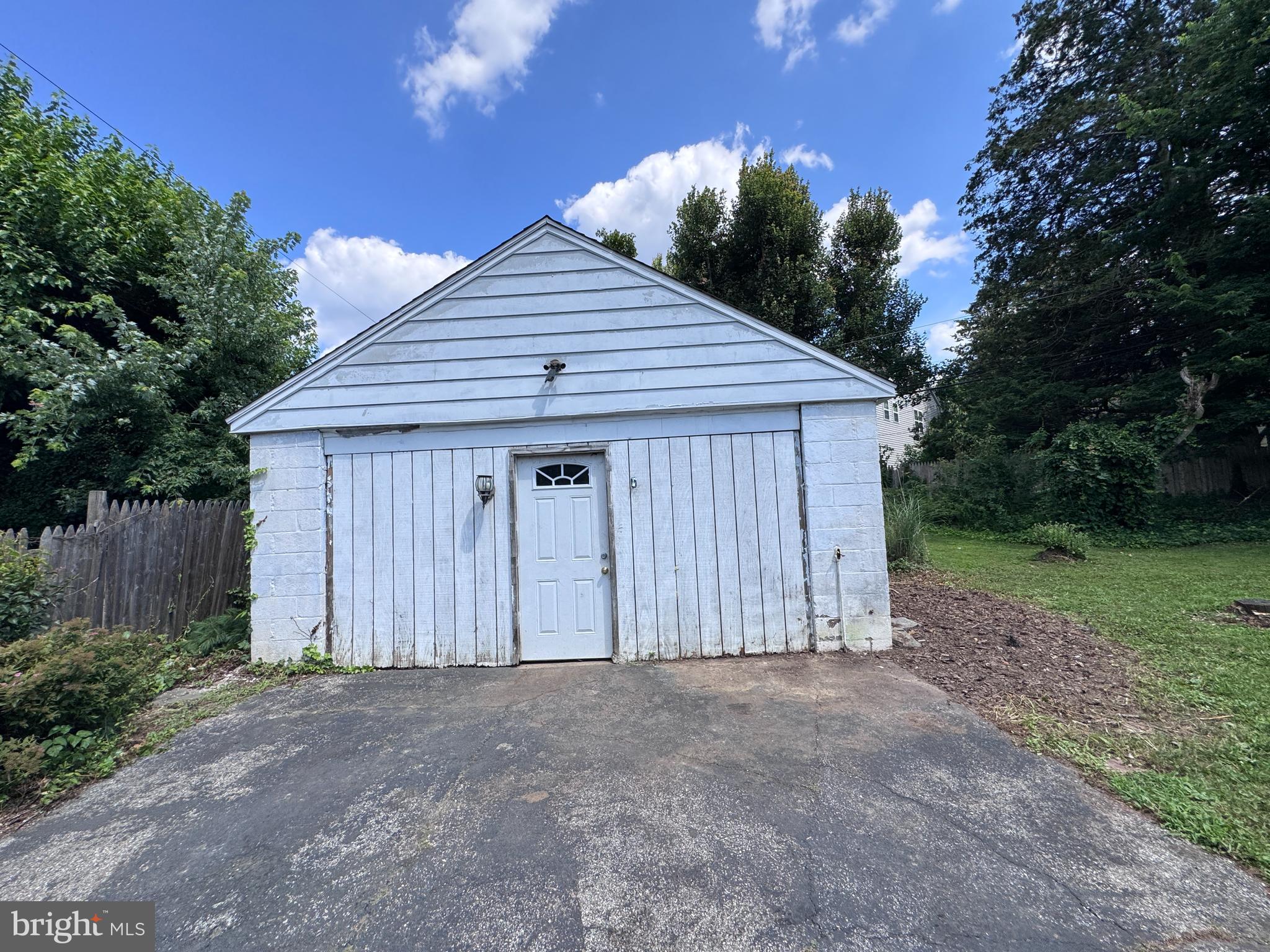 107 IVY ROCK LANE