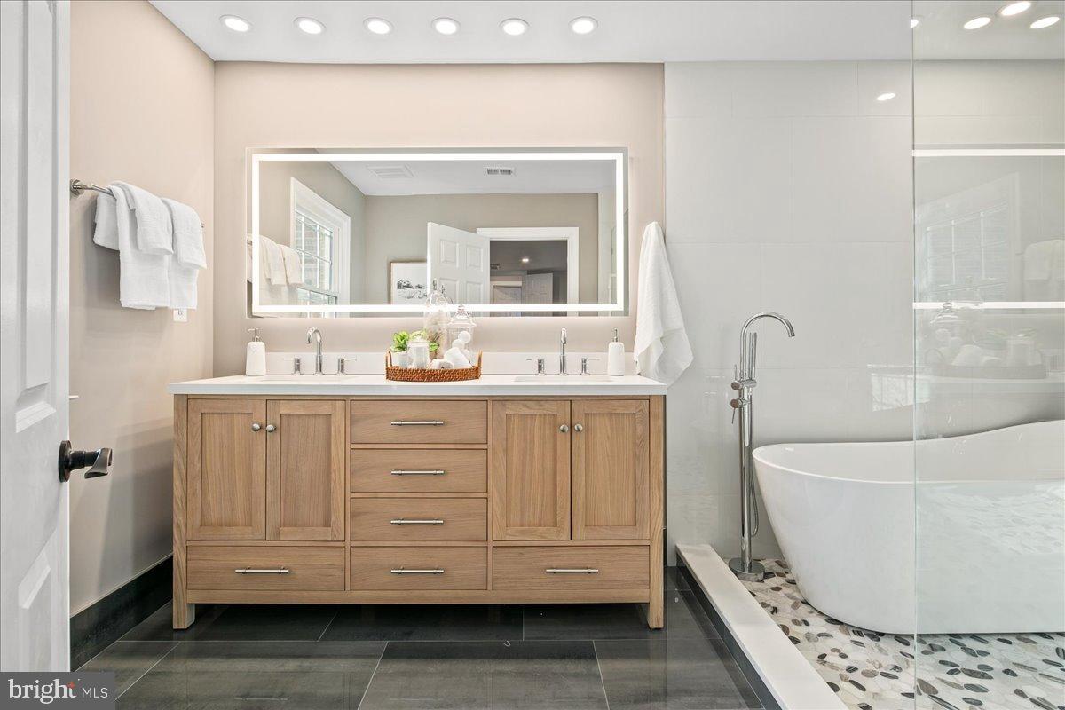 CANTERWOOD - Residential