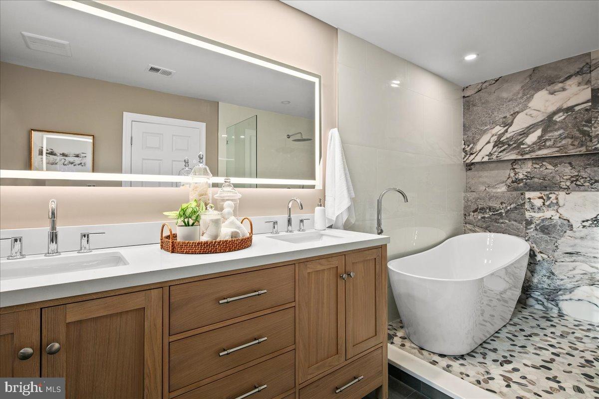 CANTERWOOD - Residential