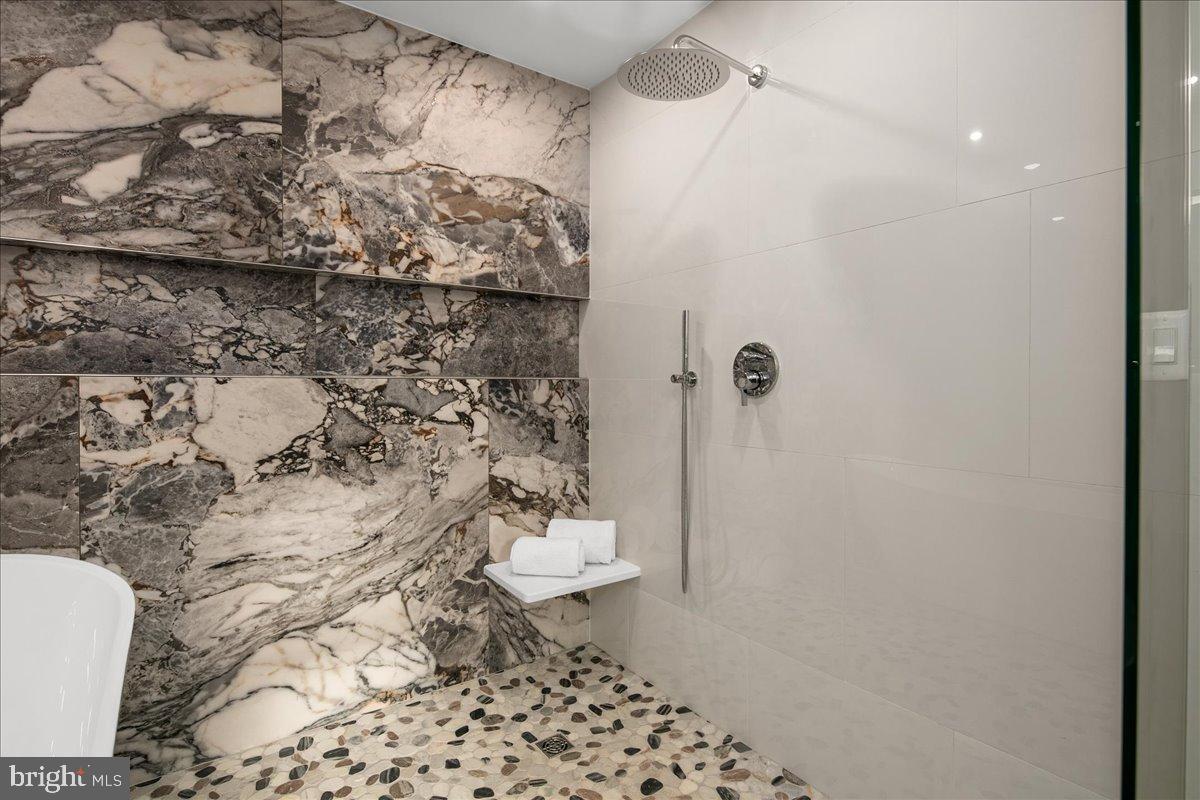 CANTERWOOD - Residential